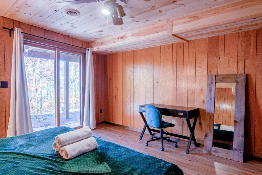 Fall Getaway Resort-3 King Suites, Dog-Friendly Seeley Eksteriør bilde