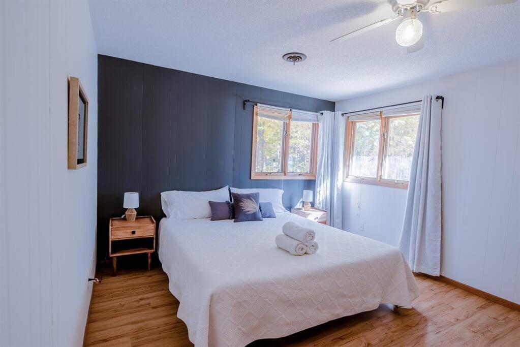 Fall Getaway Resort-3 King Suites, Dog-Friendly Seeley Eksteriør bilde